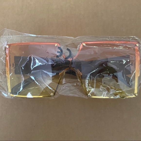 Oversized Square Sunglasses - Picture 3 of 8